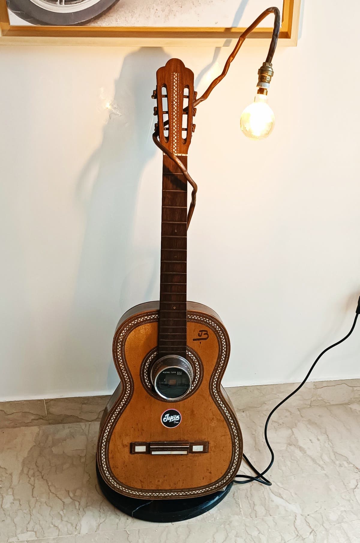 Lucena Torento Spanish guitar lamp